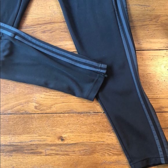 Adidas Joggers. - Picture 2 of 7